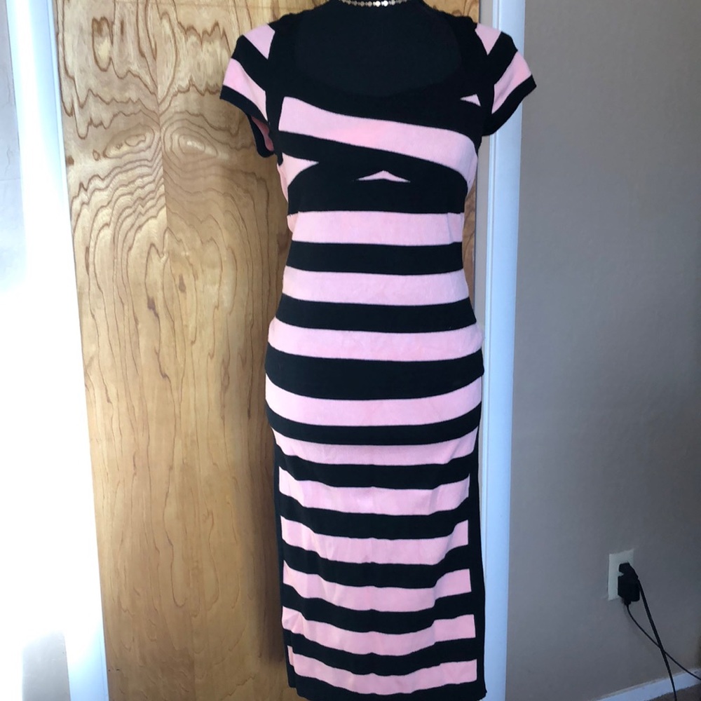 New York & Co. 2 piece sweater set. Skirt and Top. Size XS